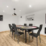 Rose - Padel - Piscine - Cinema & Poker *