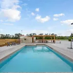 Rose - Padel - Piscine - Cinema & Poker *