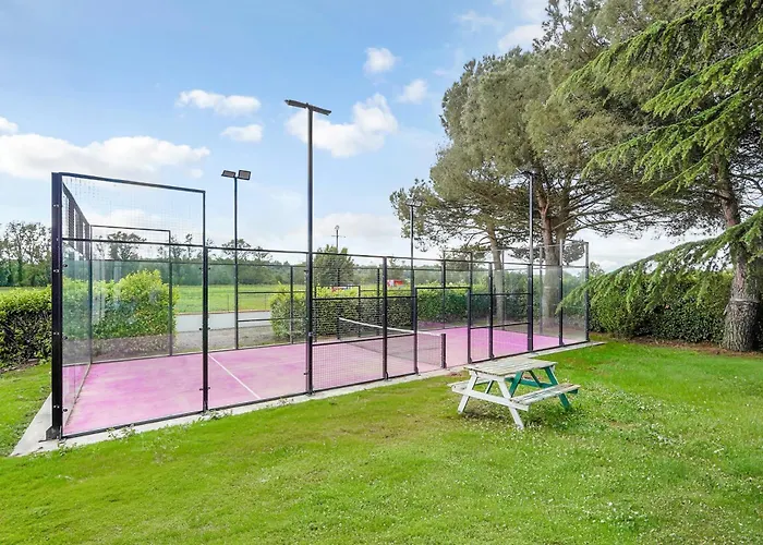 Rose - Padel - Piscine - Cinema & Poker Saint-Jory