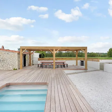 Rose - Padel - Piscine - Cinema & Poker *