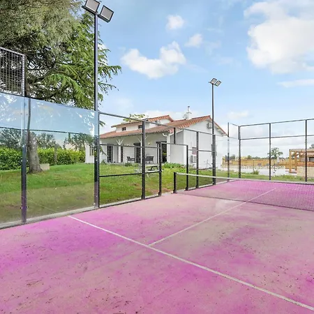 Rose - Padel - Piscine - Cinema & Poker