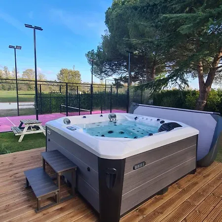 Rose - Padel - Piscine - Cinema & Poker *