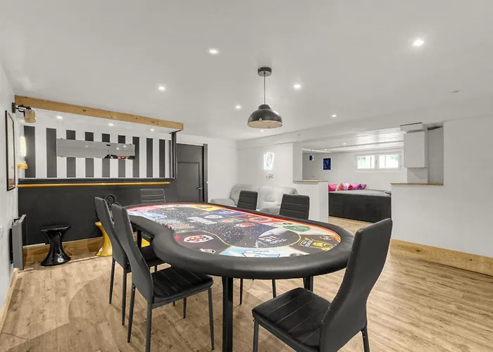 Villa Rose - Padel - Piscine - Cinema & Poker